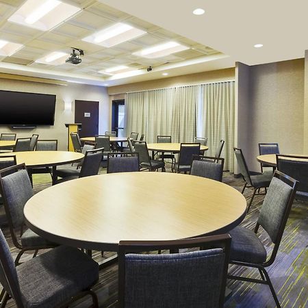 Courtyard By Marriott Secaucus Meadowlands Hotel Exterior photo
