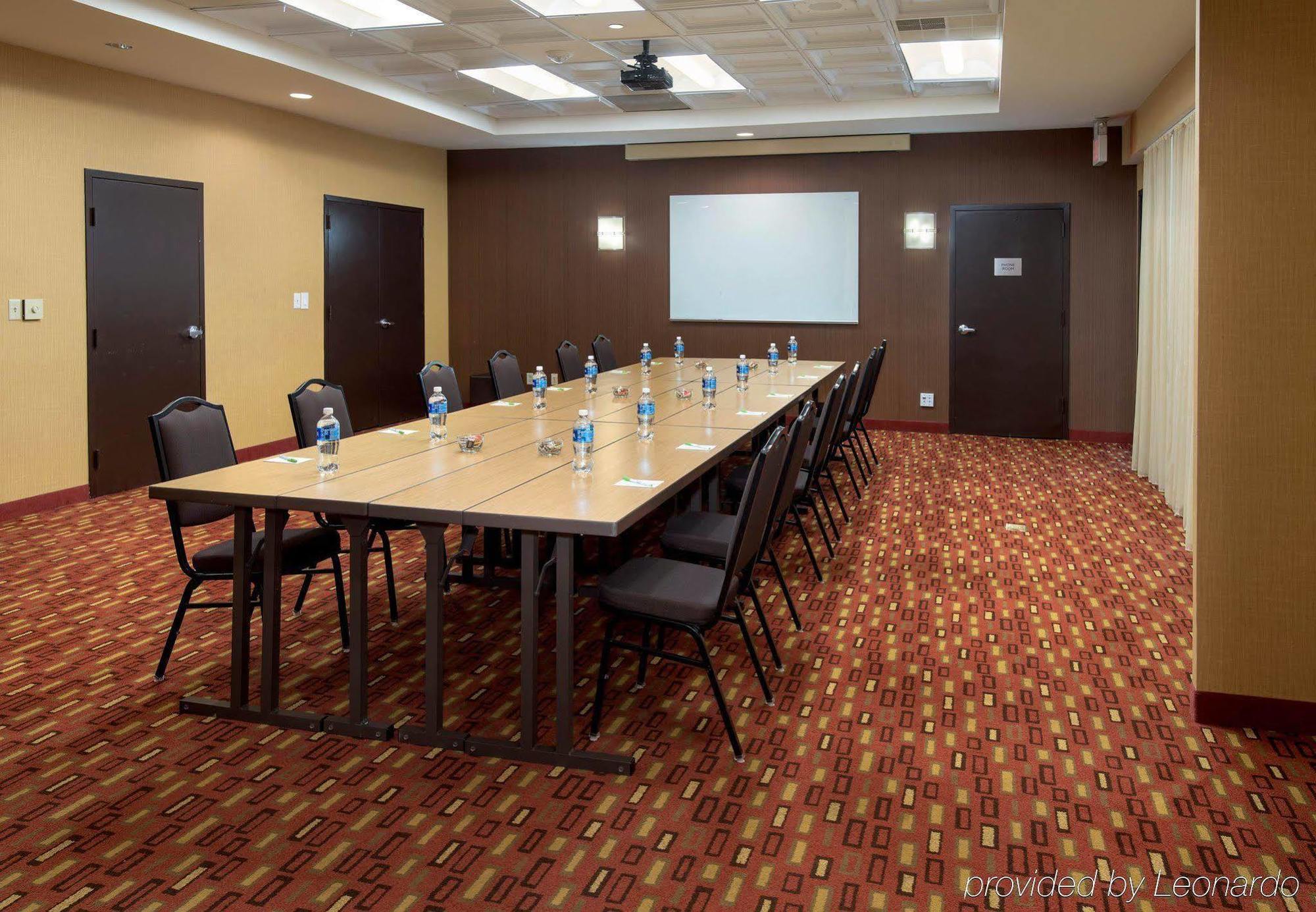 Courtyard By Marriott Secaucus Meadowlands Hotel Exterior photo