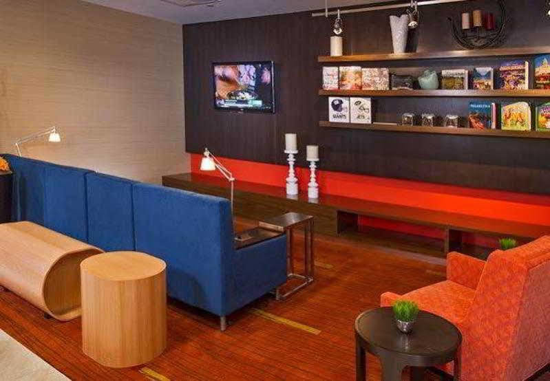 Courtyard By Marriott Secaucus Meadowlands Hotel Exterior photo