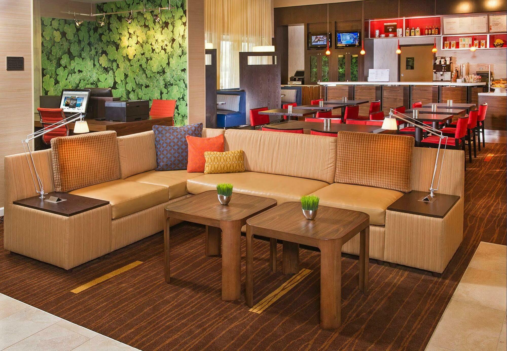 Courtyard By Marriott Secaucus Meadowlands Hotel Exterior photo